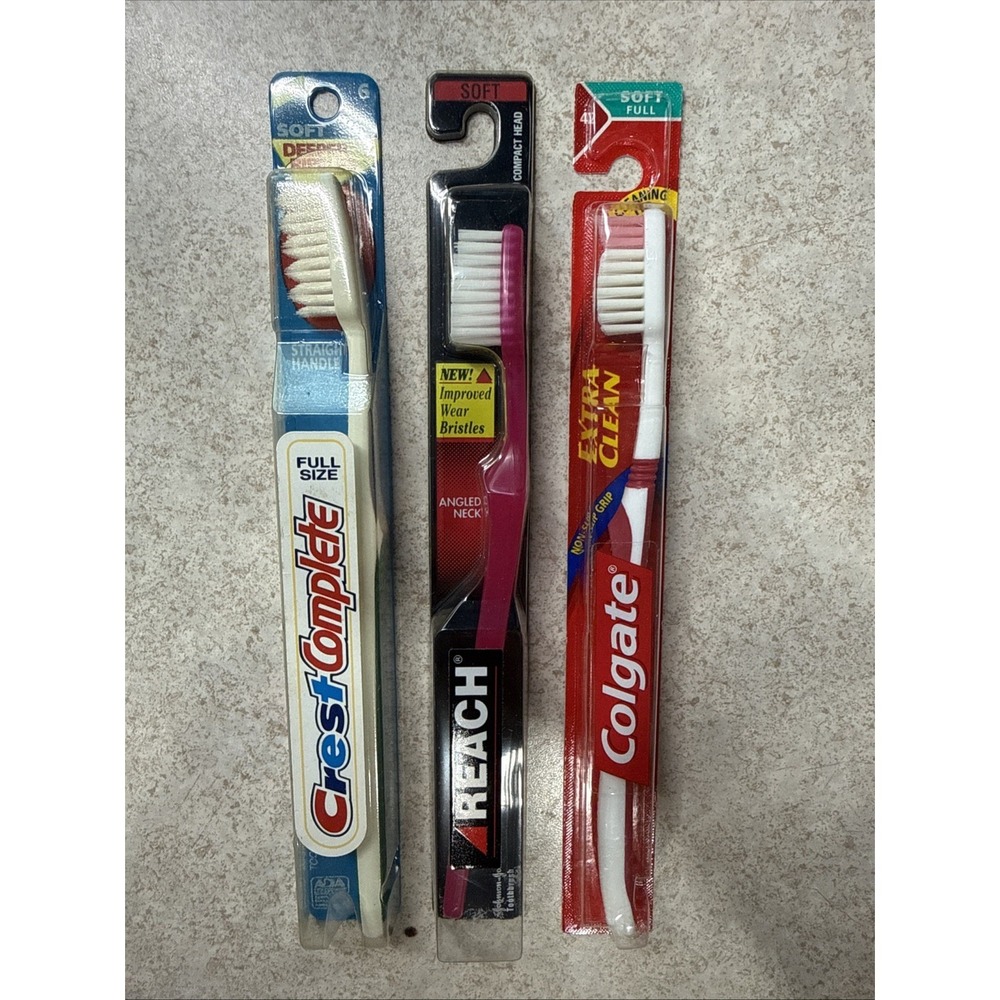 New VTG 90s Toothbrush Lot of 3 Crest Colgate Reach Soft Pull J1